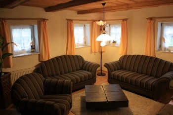 Untere Ferienwohnung – Wohnstube mit Couchecke