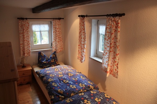 Untere Ferienwohnung – Schlafzimmer 3 mit Einzelbetten