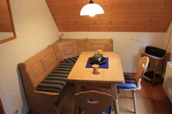 Obere Ferienwohnung – Essecke