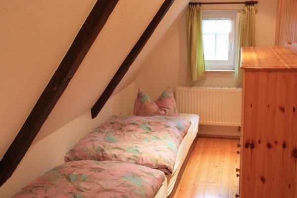Obere Ferienwohnung – Schlafraum mit Einzelbetten
